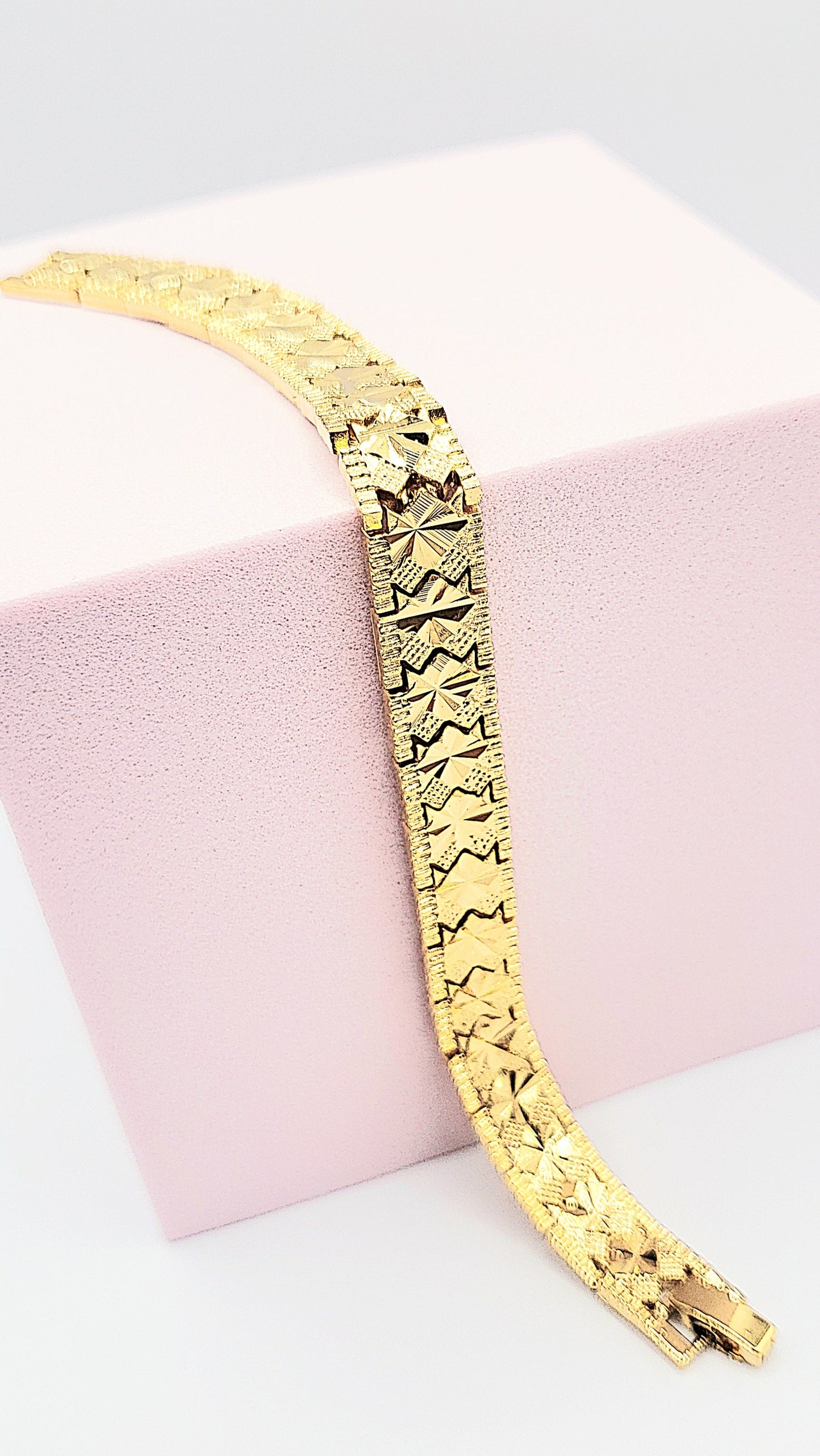 Elements Baroque Shiny Gold Link Bracelet