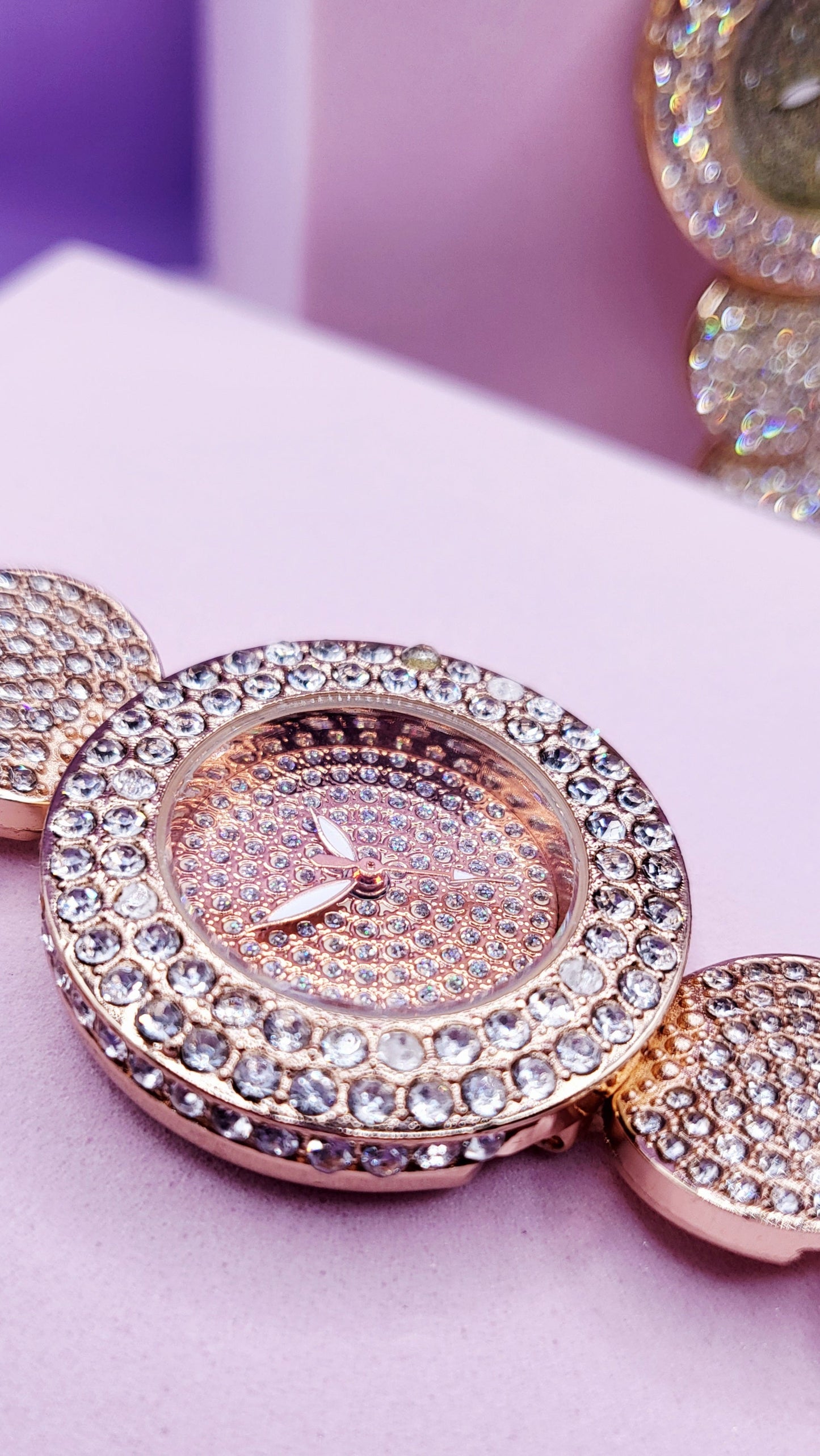 Crystal Luxe Round Link Watch