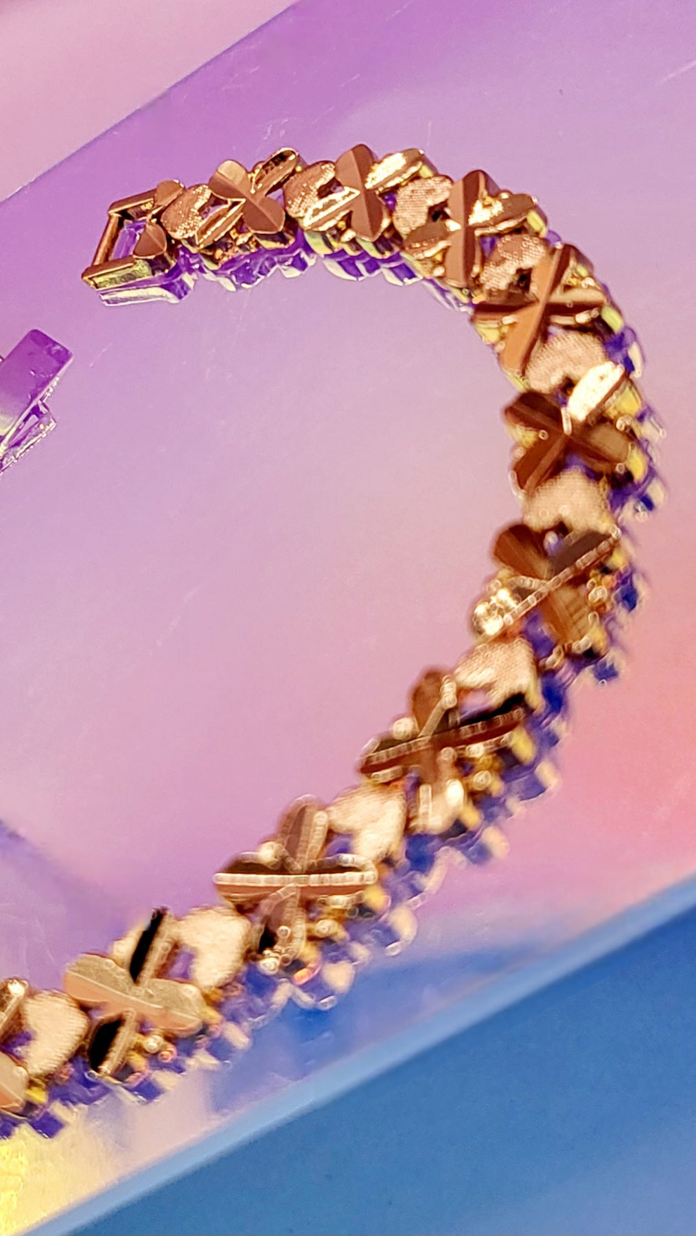 Criss Cross Shiny Gold Link Bracelet