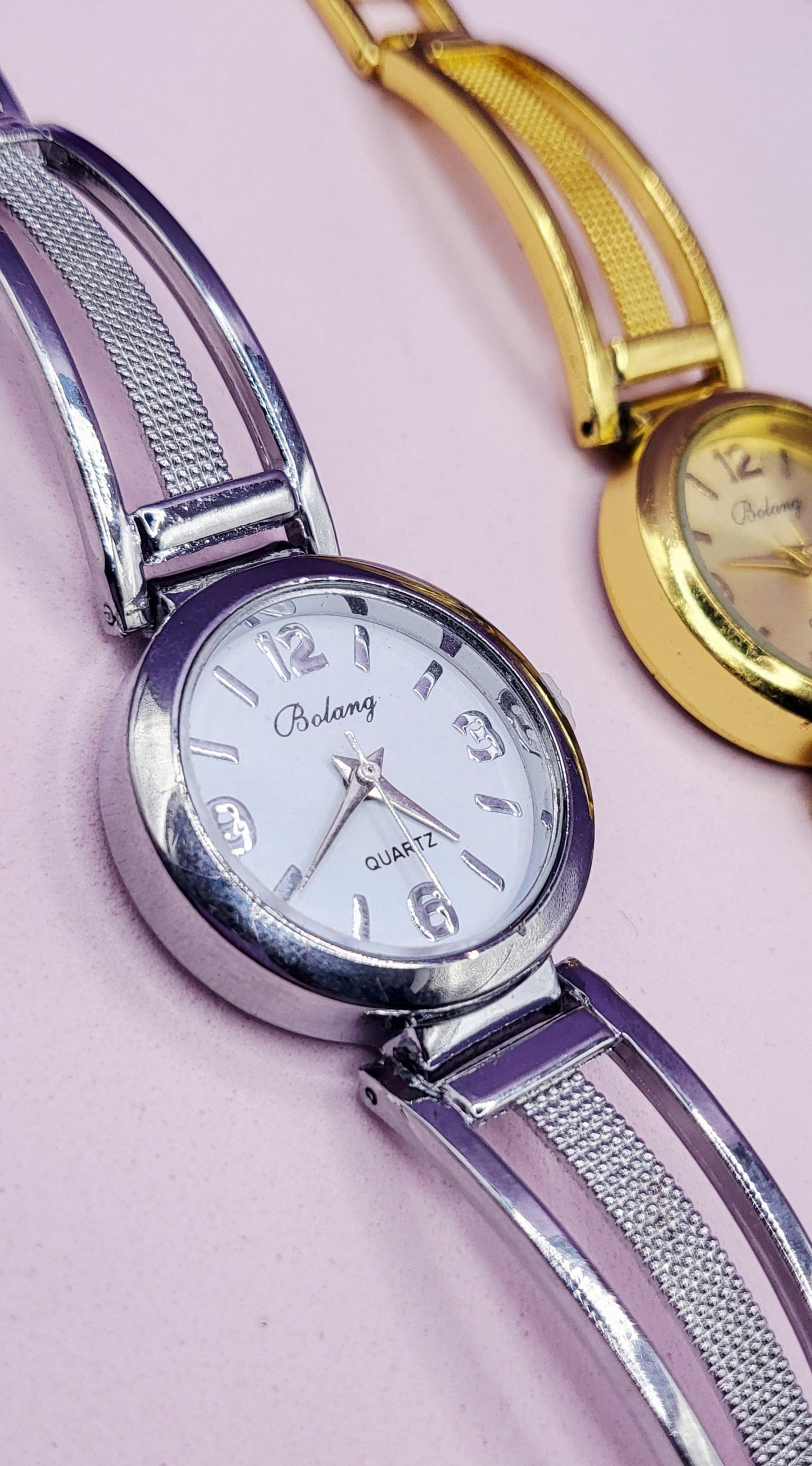 Essence Round Quartz Watch