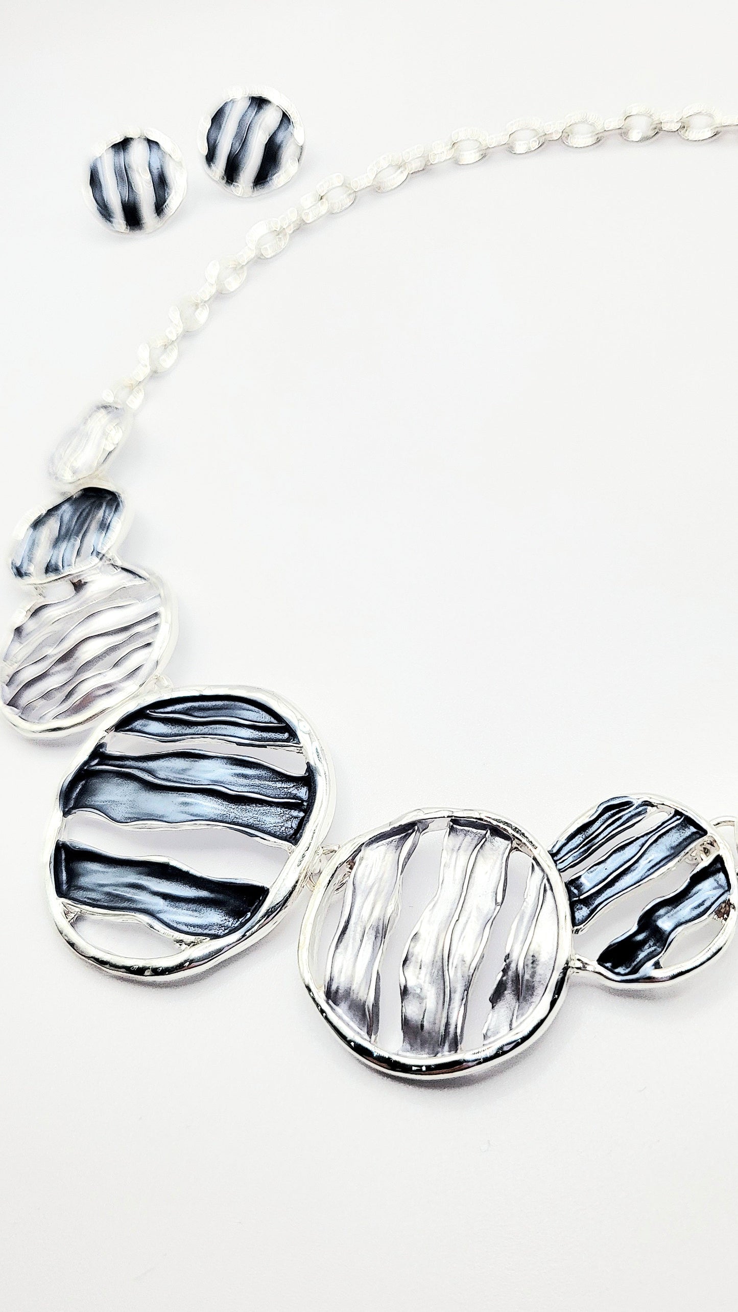 Abstract Circle Necklace & Earrings Set