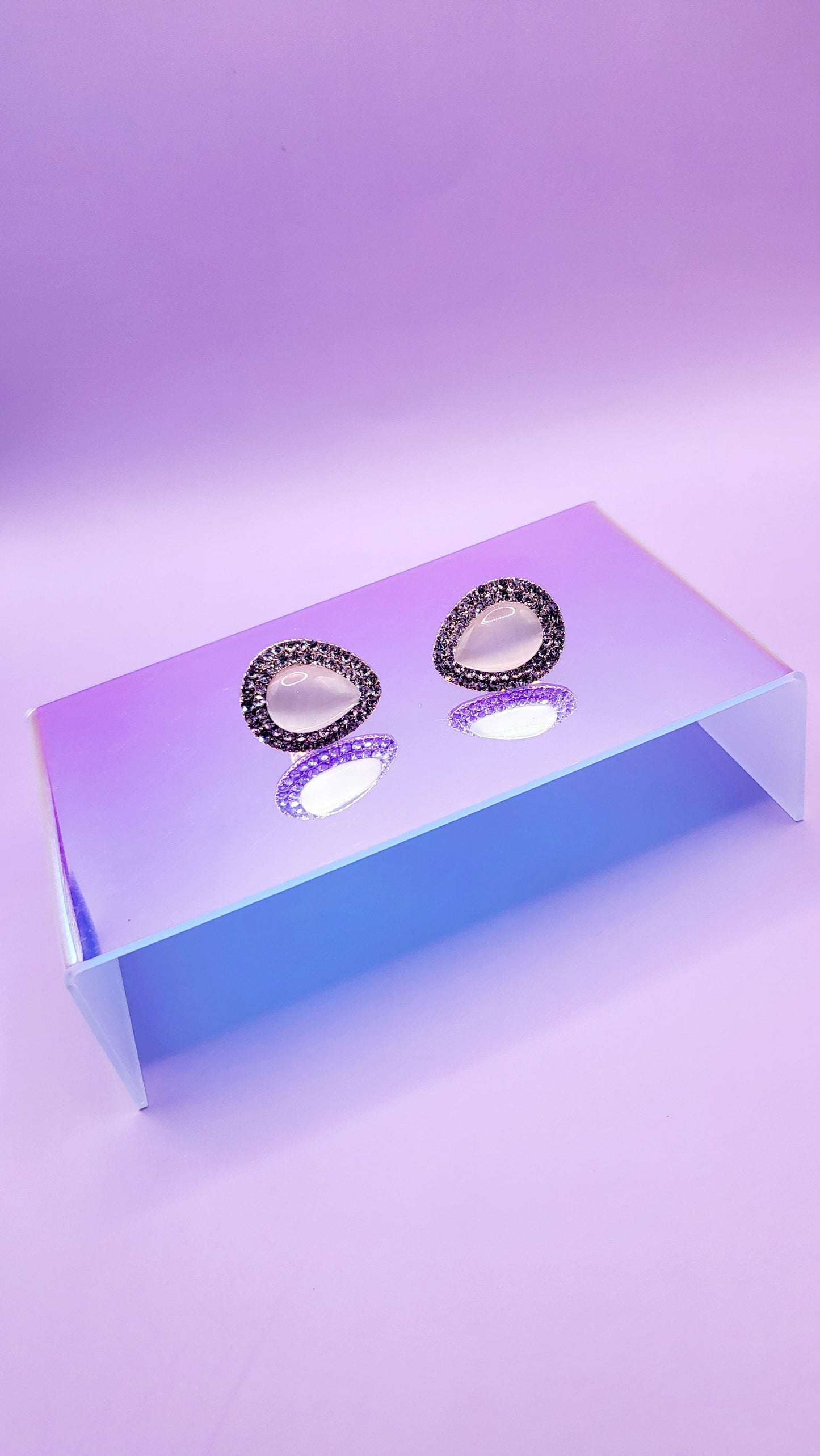 White Teardrop Crystal Non Pierced Clip On Earrings