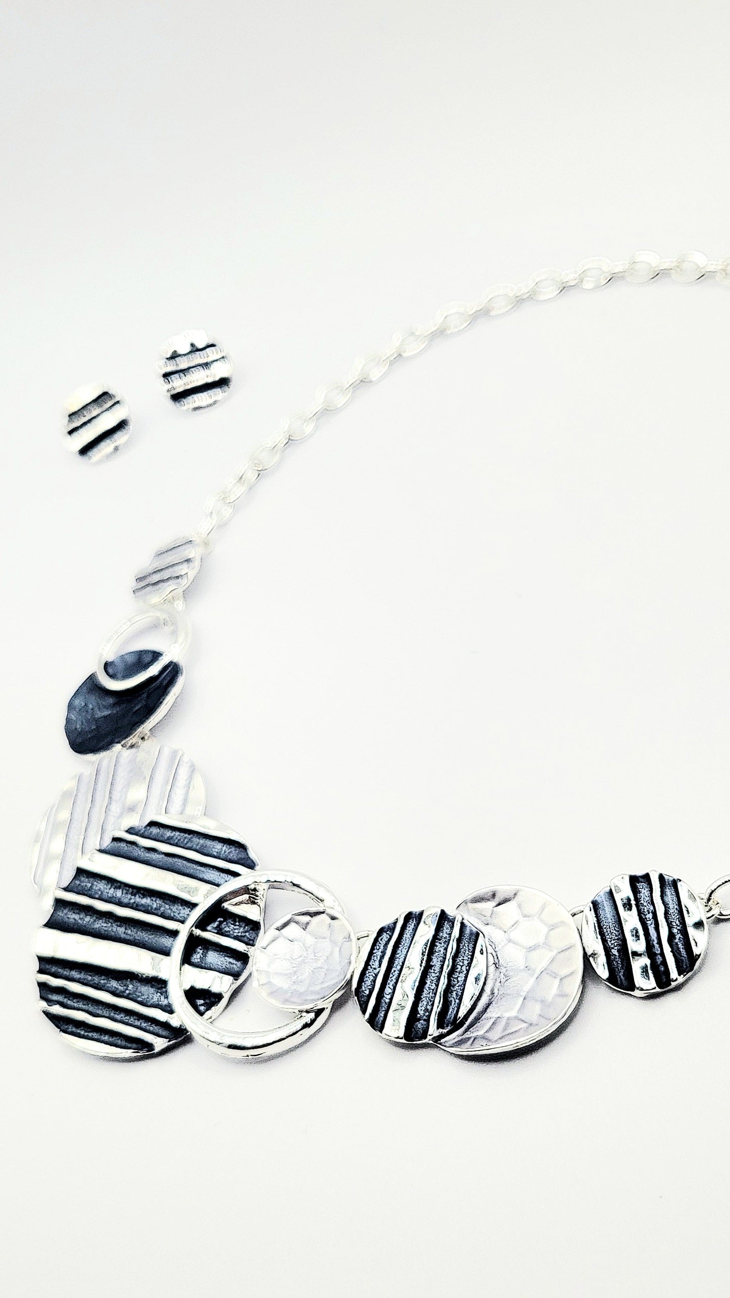 Abstract Disc Necklace & Earrings Set