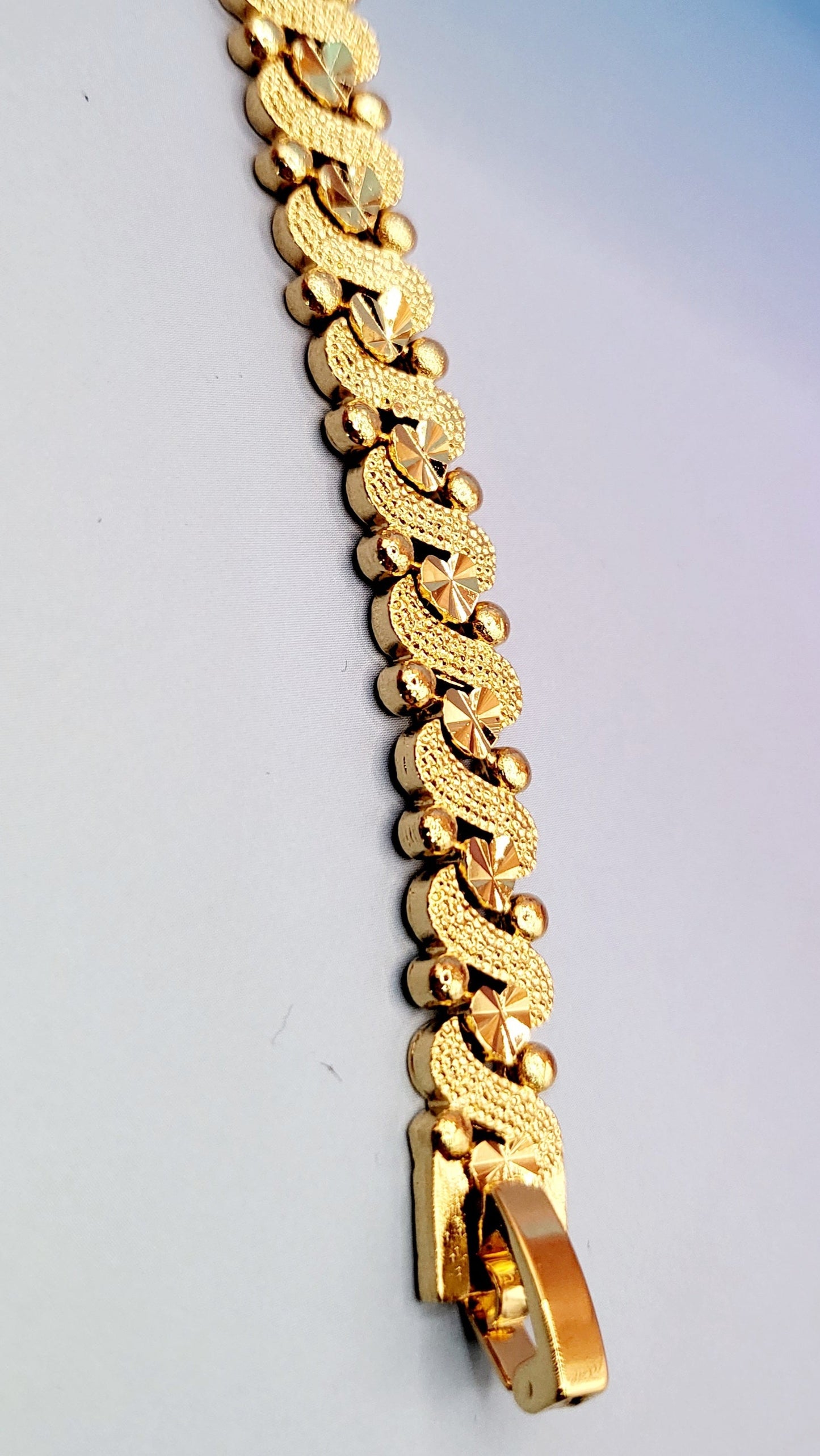 Element Shiny Gold Link Bracelet