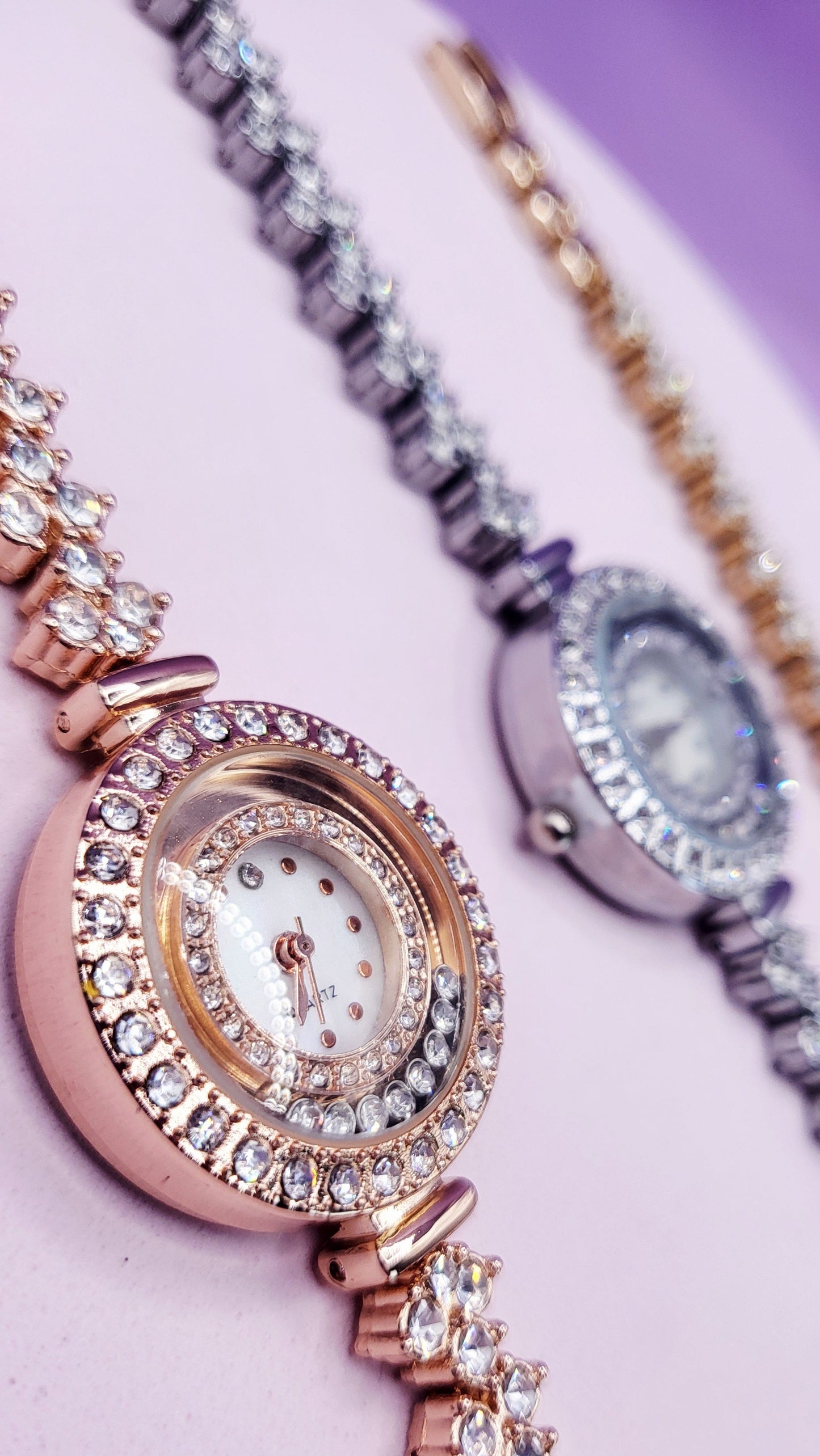 Crystal Strap Round Link Watch