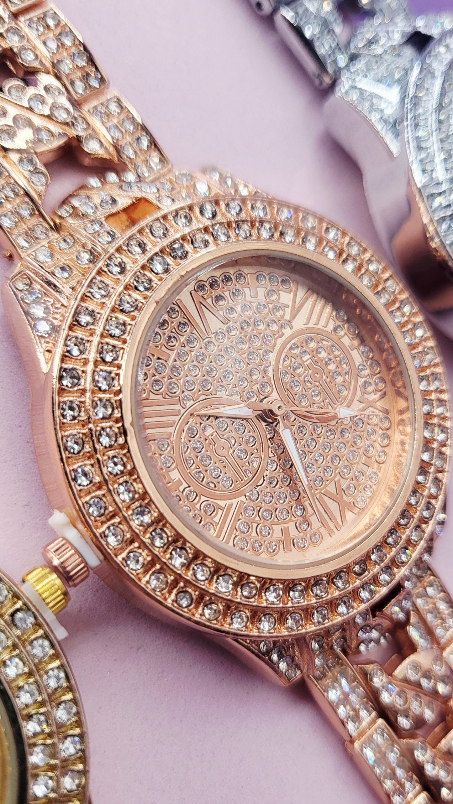 Queen Crystal Round Face Watch