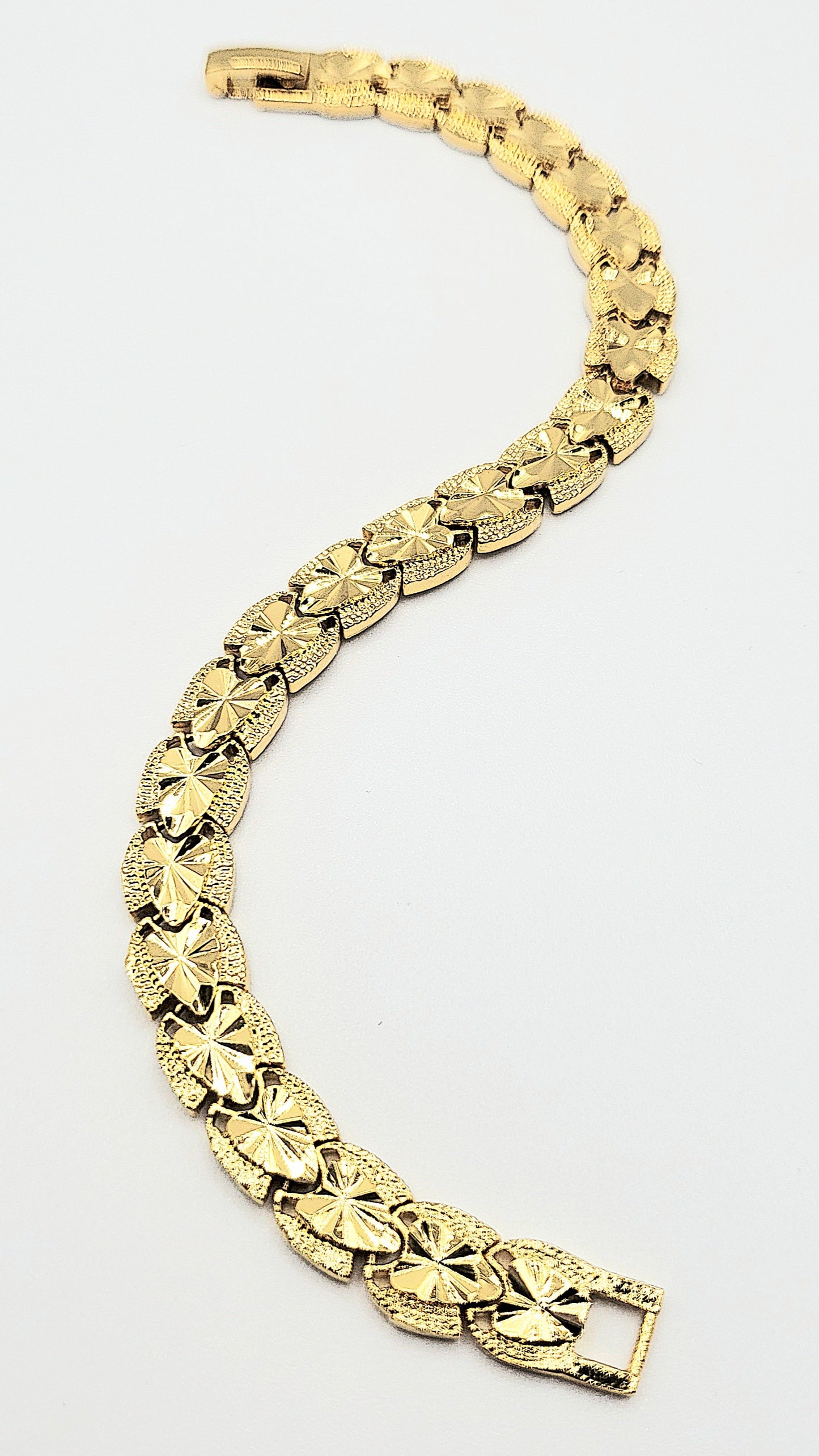 Elements Oval Wave Shiny Gold Link Bracelet