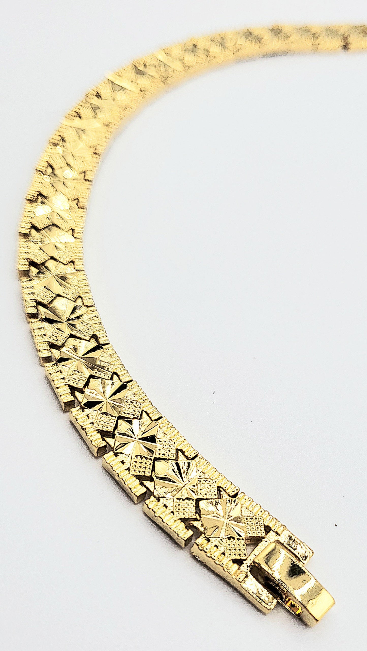 Elements Baroque Shiny Gold Link Bracelet