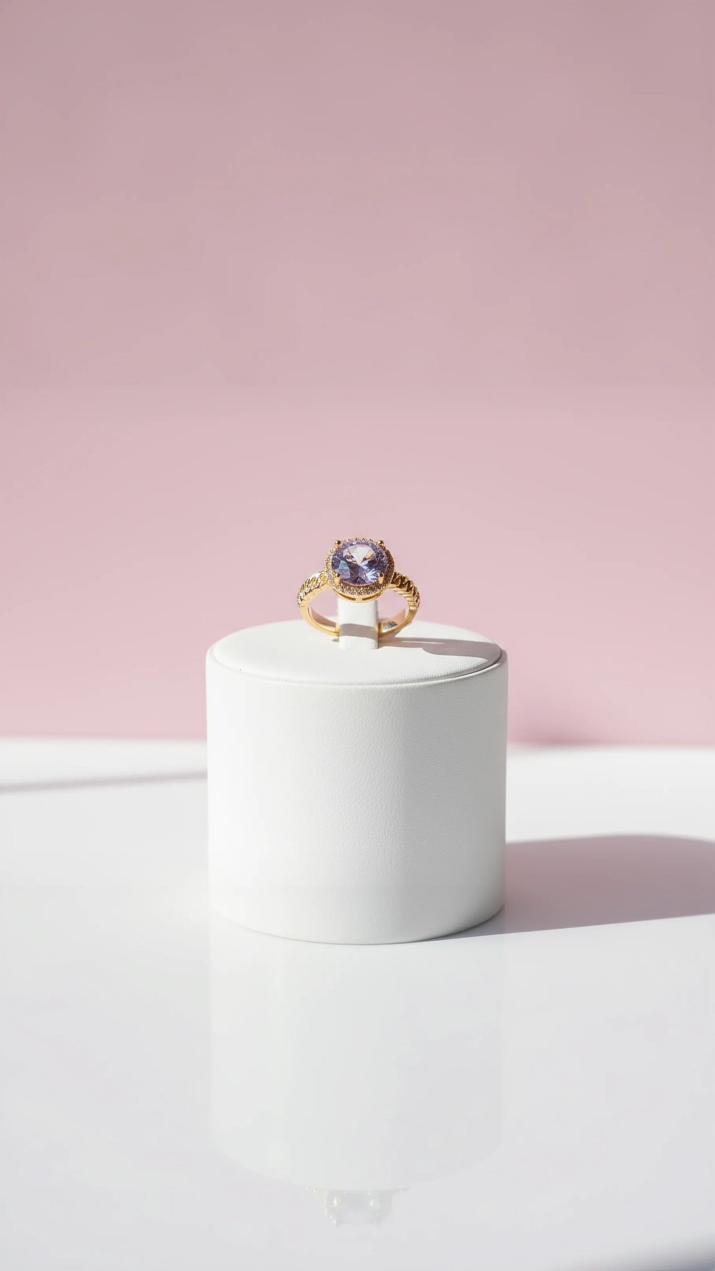 Link Band Round Cut Gold Crystal Ring Box set of 12