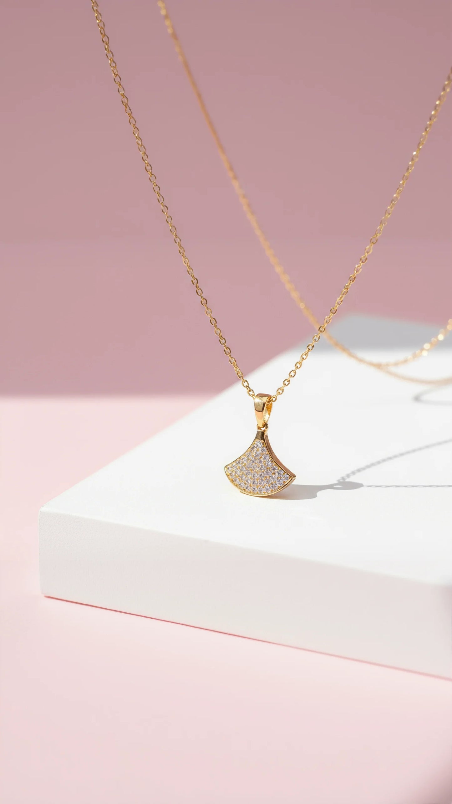 Shell Crystal Pendant Necklace