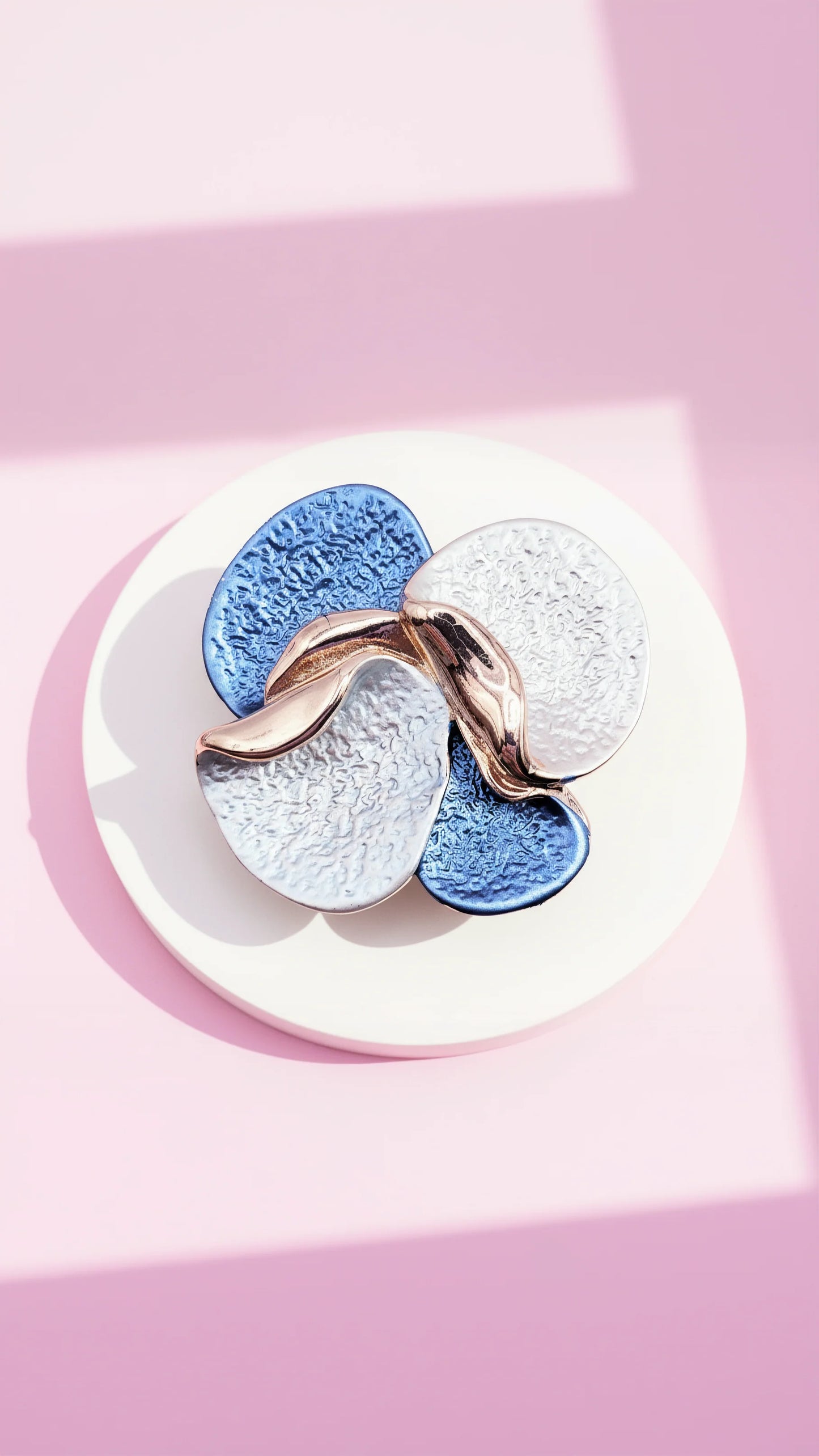 Abstract Magnetic Wave Brooch