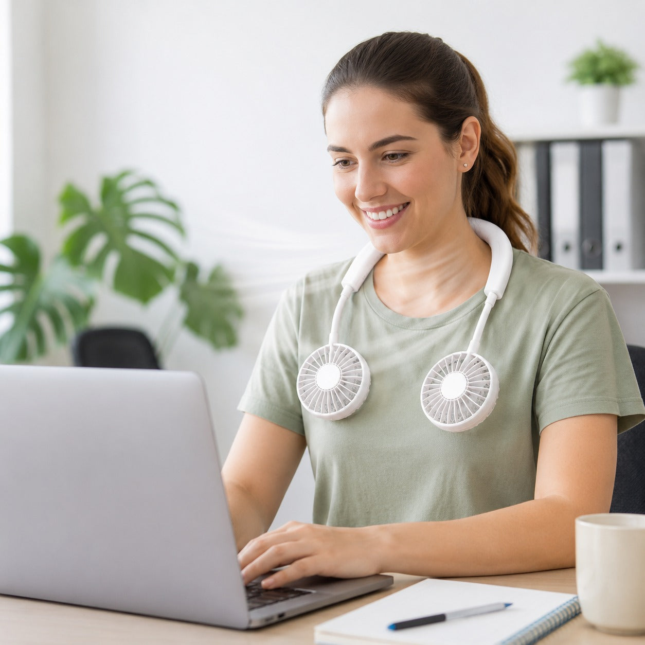 Light-Up Neck Fan – Wireless, Hands-Free Cooling with Adjustable Speeds