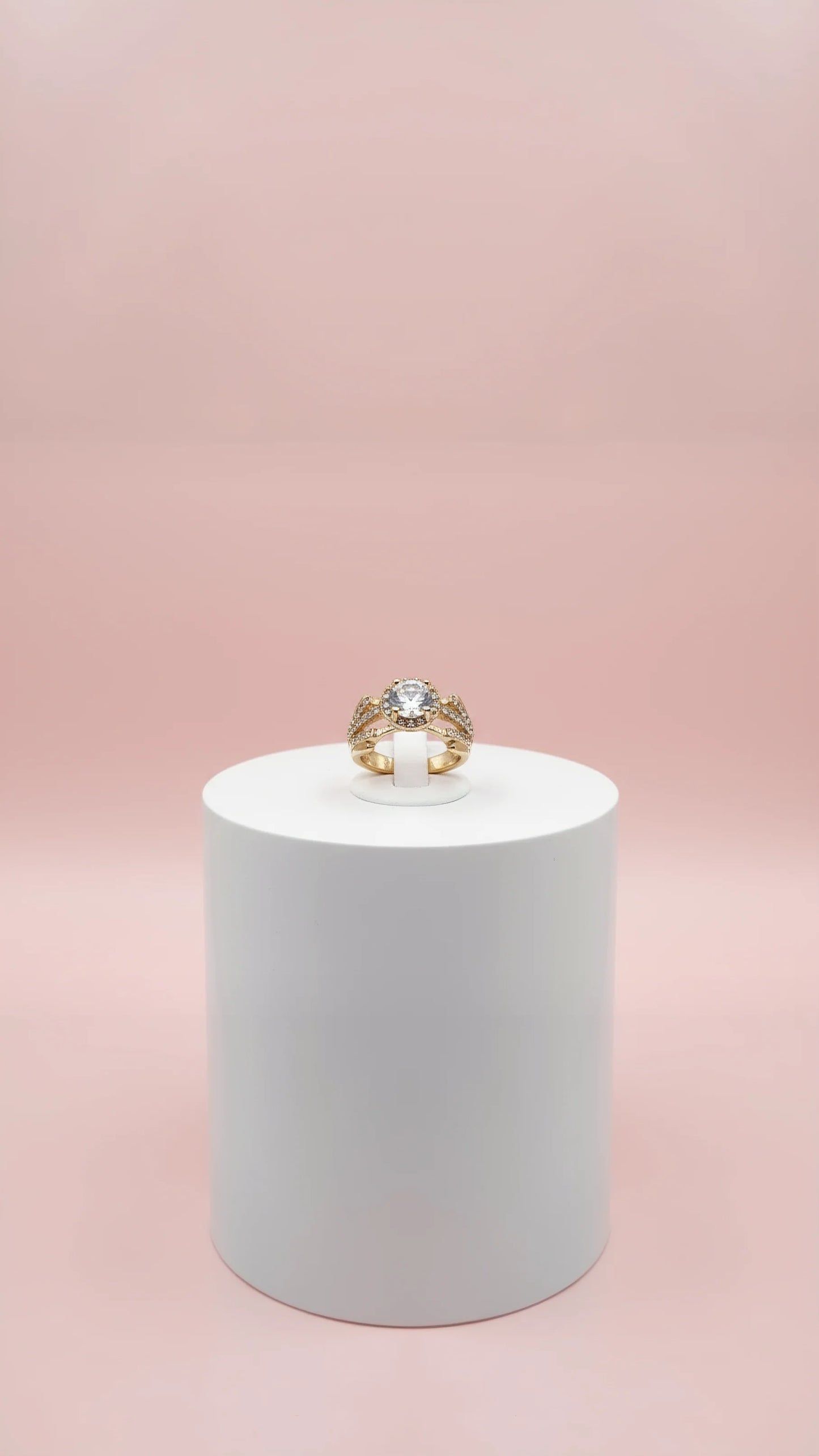 Luxe Round Cut Crystal Ring Gold Box set of 12