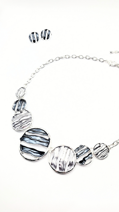 Abstract Circle Necklace & Earrings Set