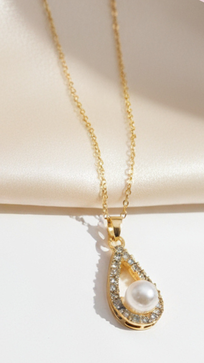 Teardrop Pearl Crystal Pendant Necklace