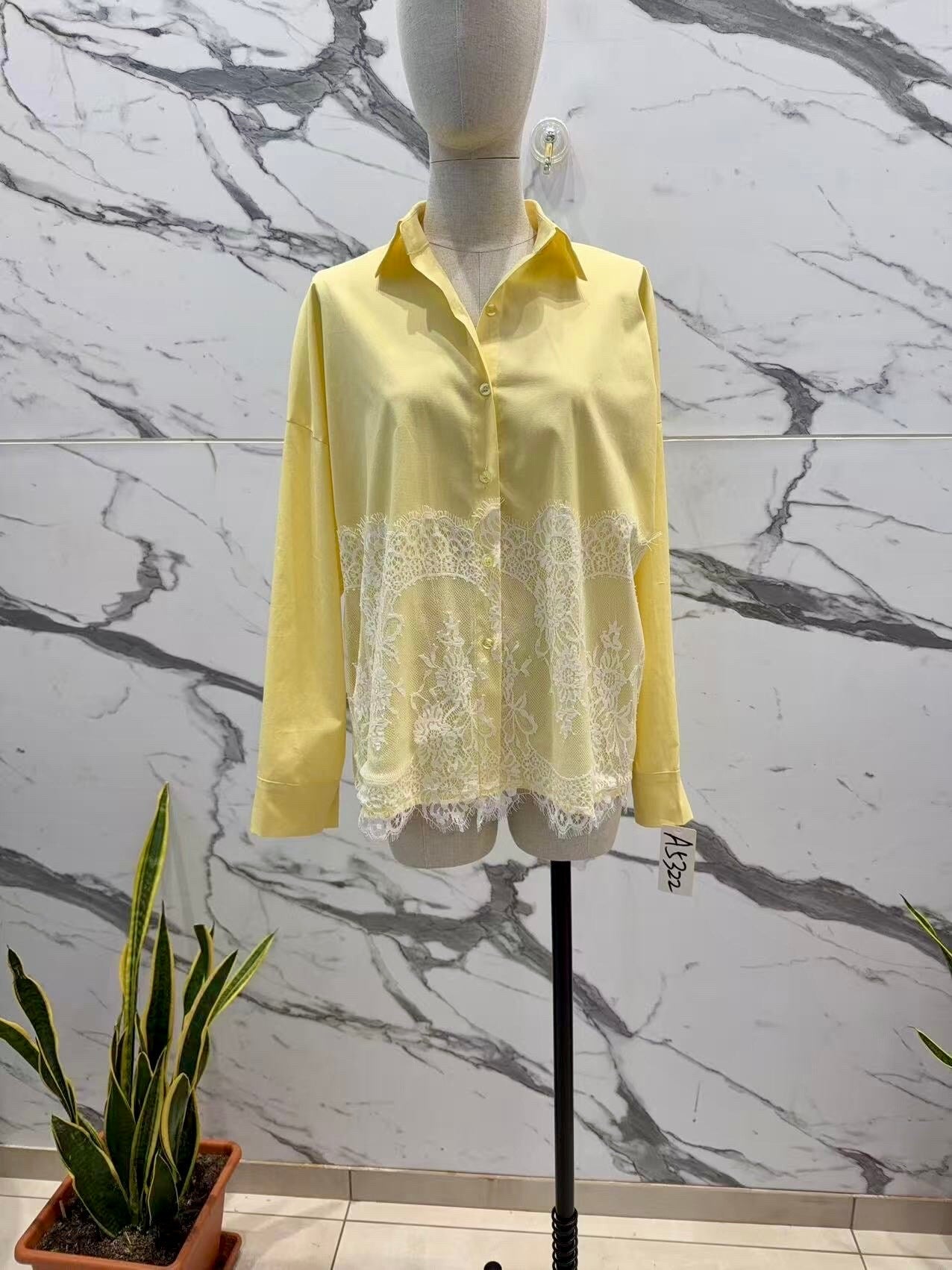 Cotton poplin shirt with lace detail