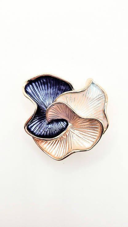 Abstract Magnetic Wavey Curve Brooch