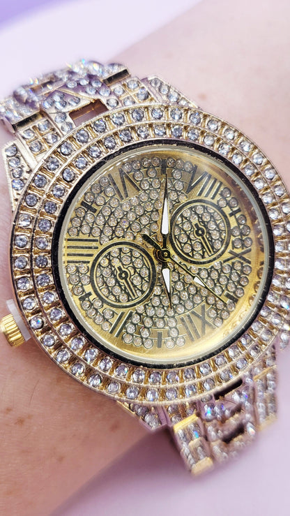 Queen Crystal Round Face Watch
