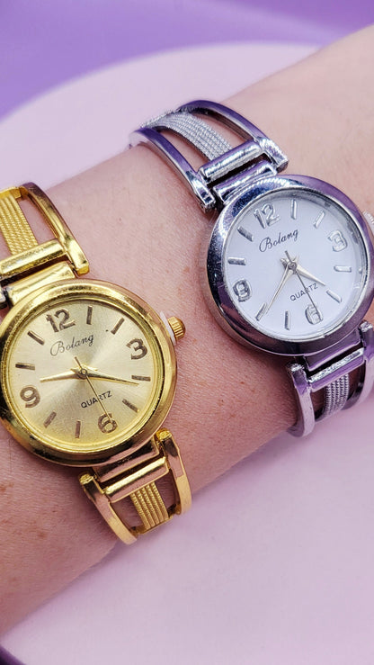 Essence Round Quartz Watch