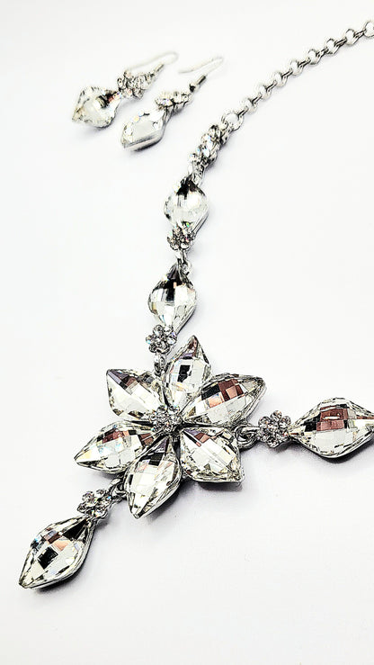 Flower Crystal Necklace Set