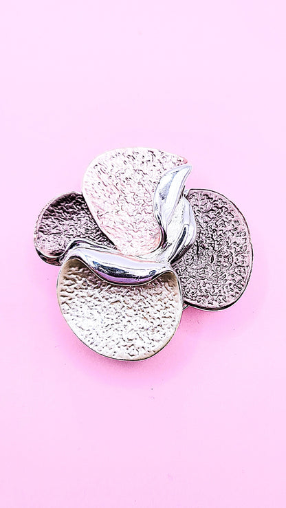 Abstract Magnetic Wave Brooch