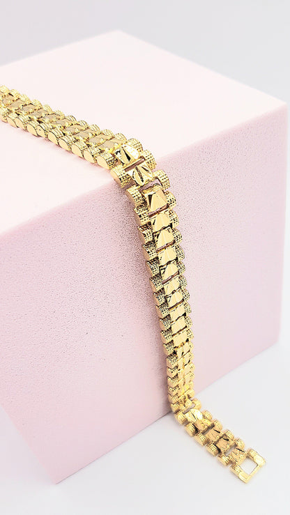 Elements Square Shiny Gold Link Bracelet