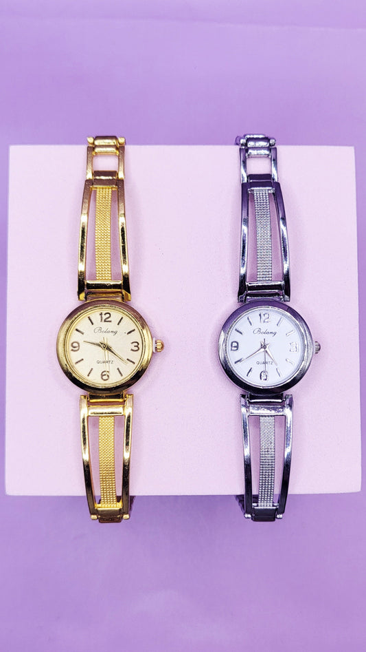 Essence Round Quartz Watch